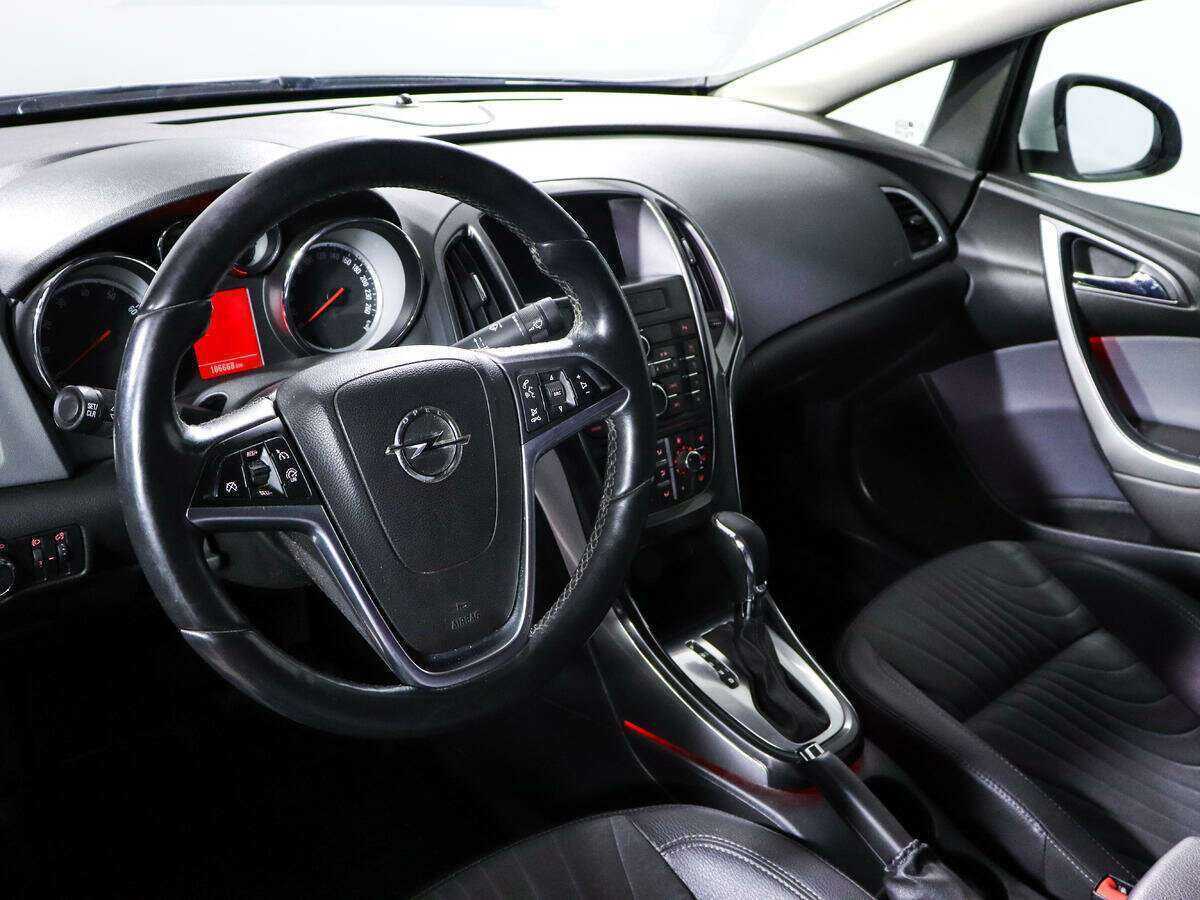 Opel Astra 2014 года с пробегом. Фото: #10