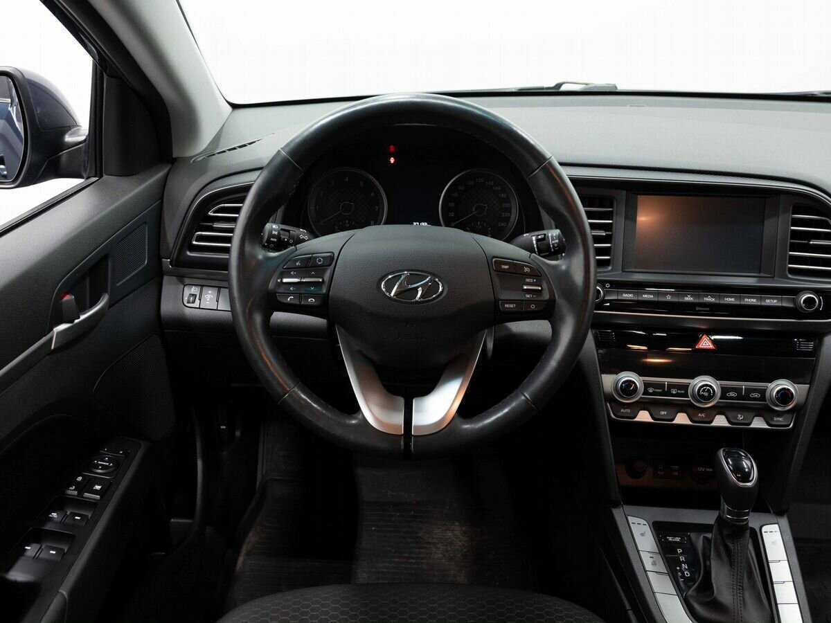 Hyundai Elantra 2020 года с пробегом. Фото: #15