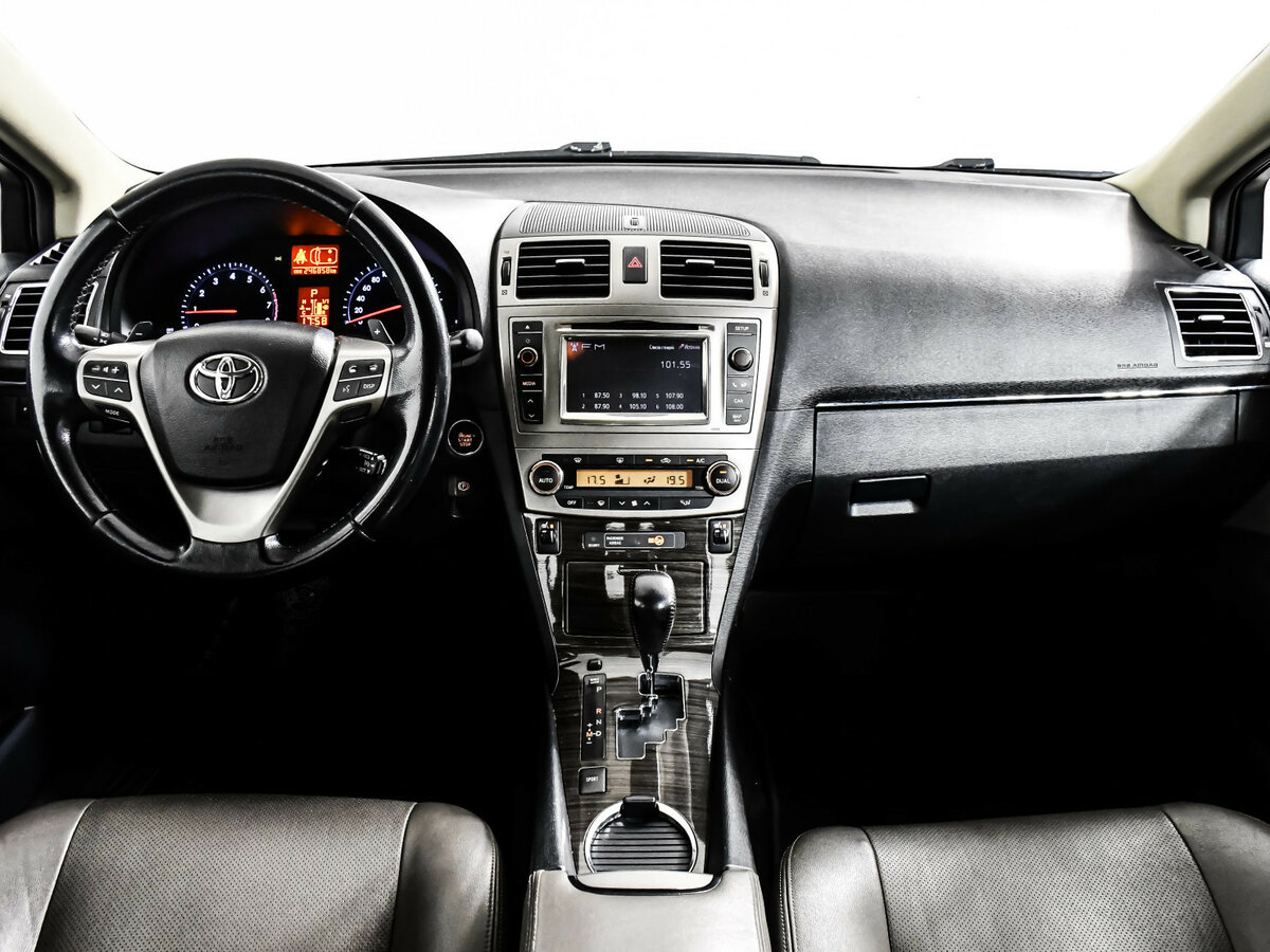 Toyota Avensis 2012 года с пробегом. Фото: #8