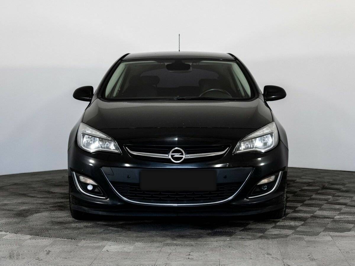 Opel Astra 2012 года с пробегом. Фото: #1