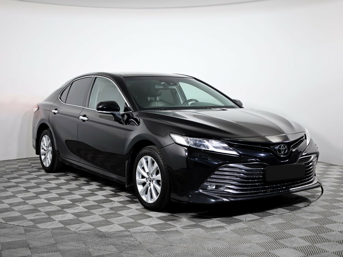 Toyota Camry 2021 года с пробегом. Фото: #2