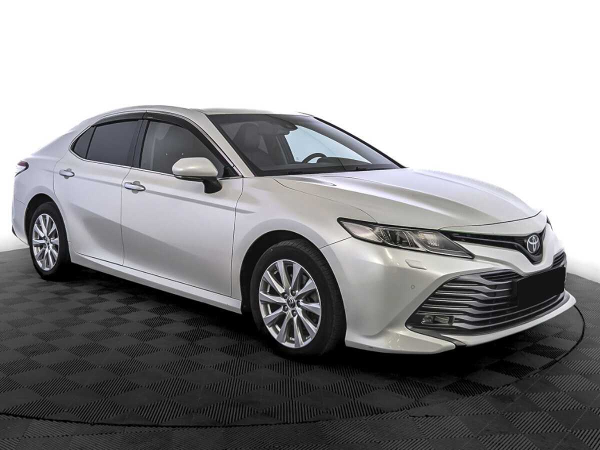 Toyota Camry 2021 года с пробегом. Фото: #2