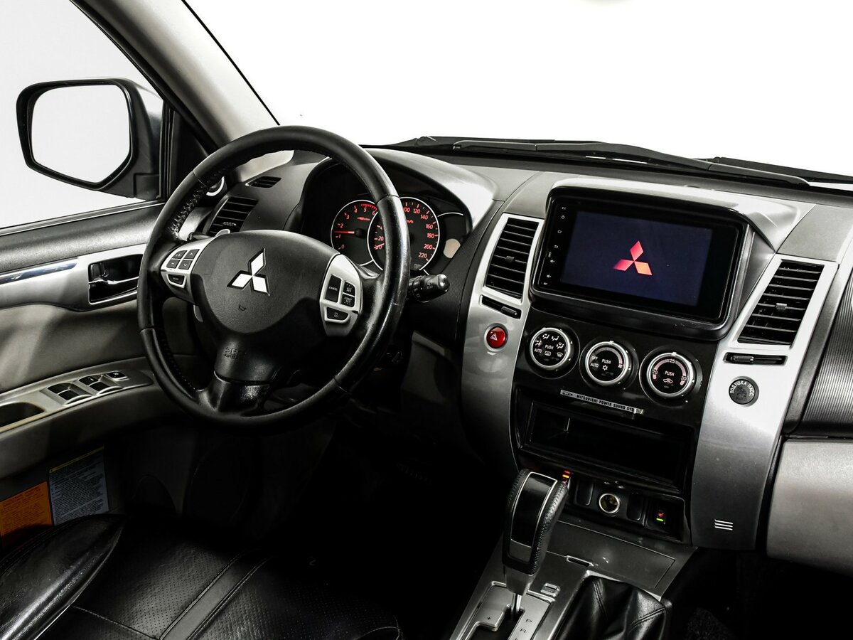 Mitsubishi Pajero Sport 2013 года с пробегом. Фото: #6