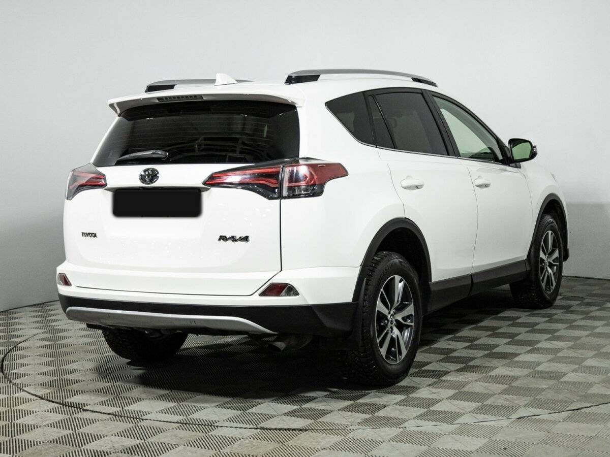 Toyota RAV4 2016 года с пробегом. Фото: #3