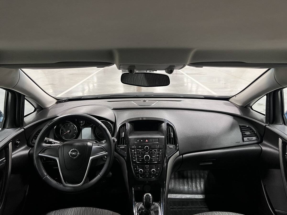 Opel Astra 2013 года с пробегом. Фото: #13
