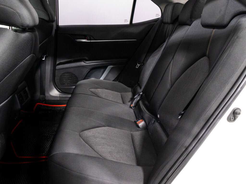 Toyota Camry 2018 года с пробегом. Фото: #9