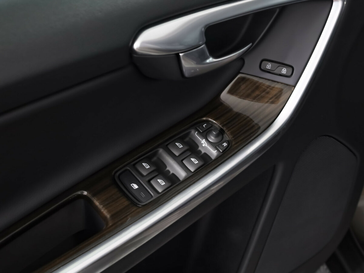 Volvo XC60 2017 года с пробегом. Фото: #11