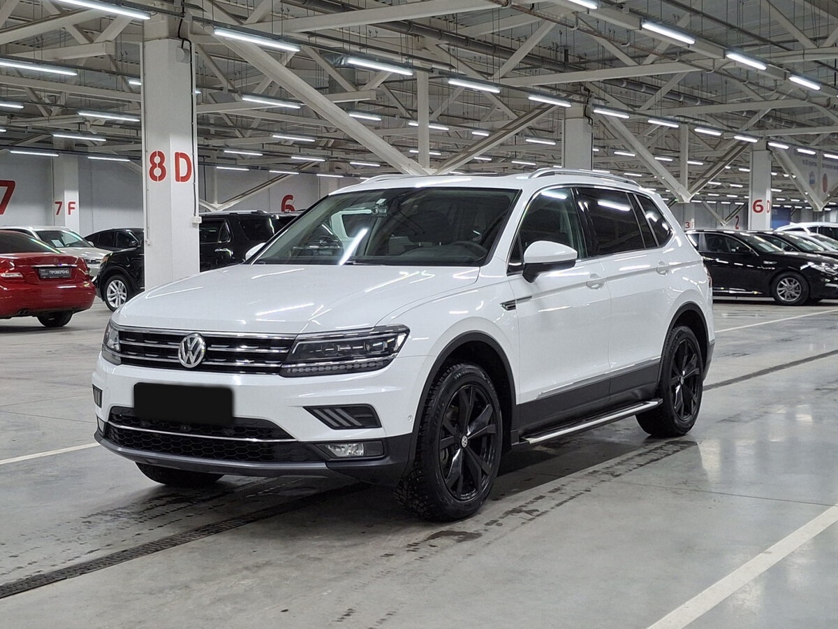 Volkswagen Tiguan 2018 года с пробегом. Посмотреть фото
