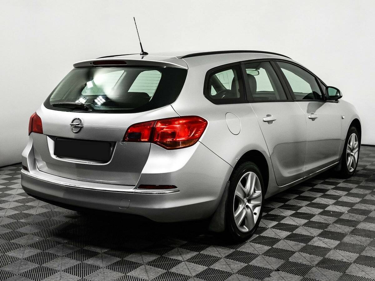 Opel Astra 2013 года с пробегом. Фото: #4