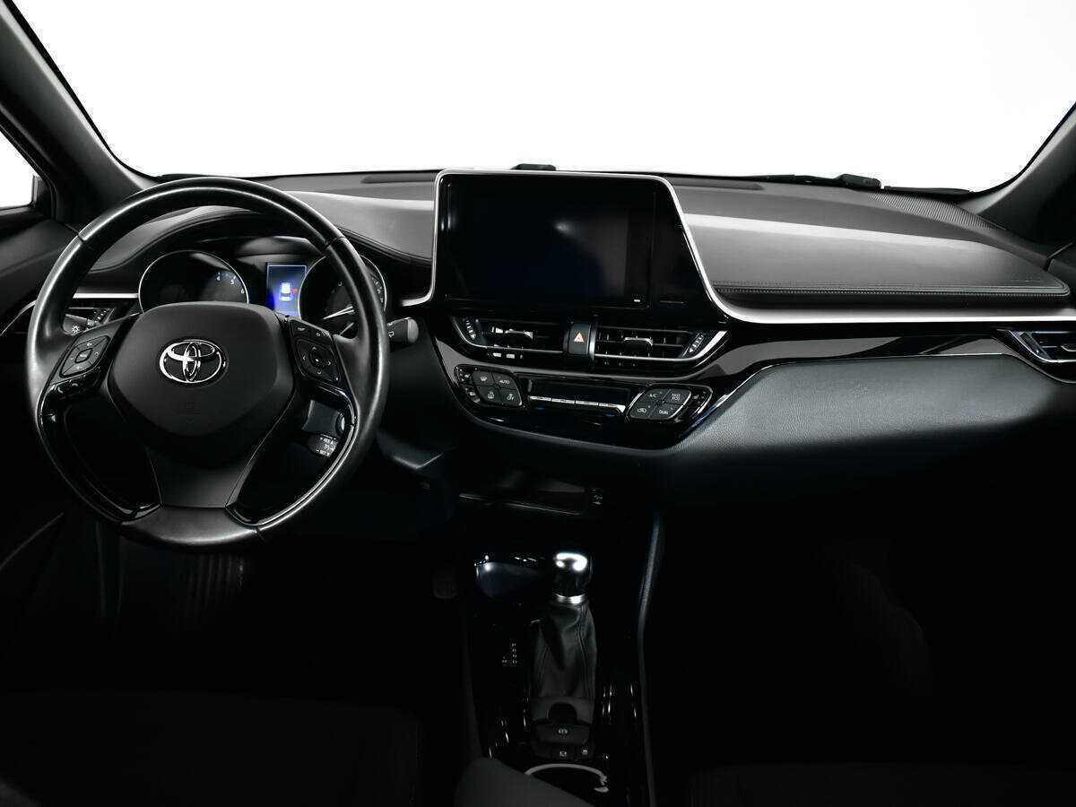 Toyota C-HR 2019 года с пробегом. Фото: #11