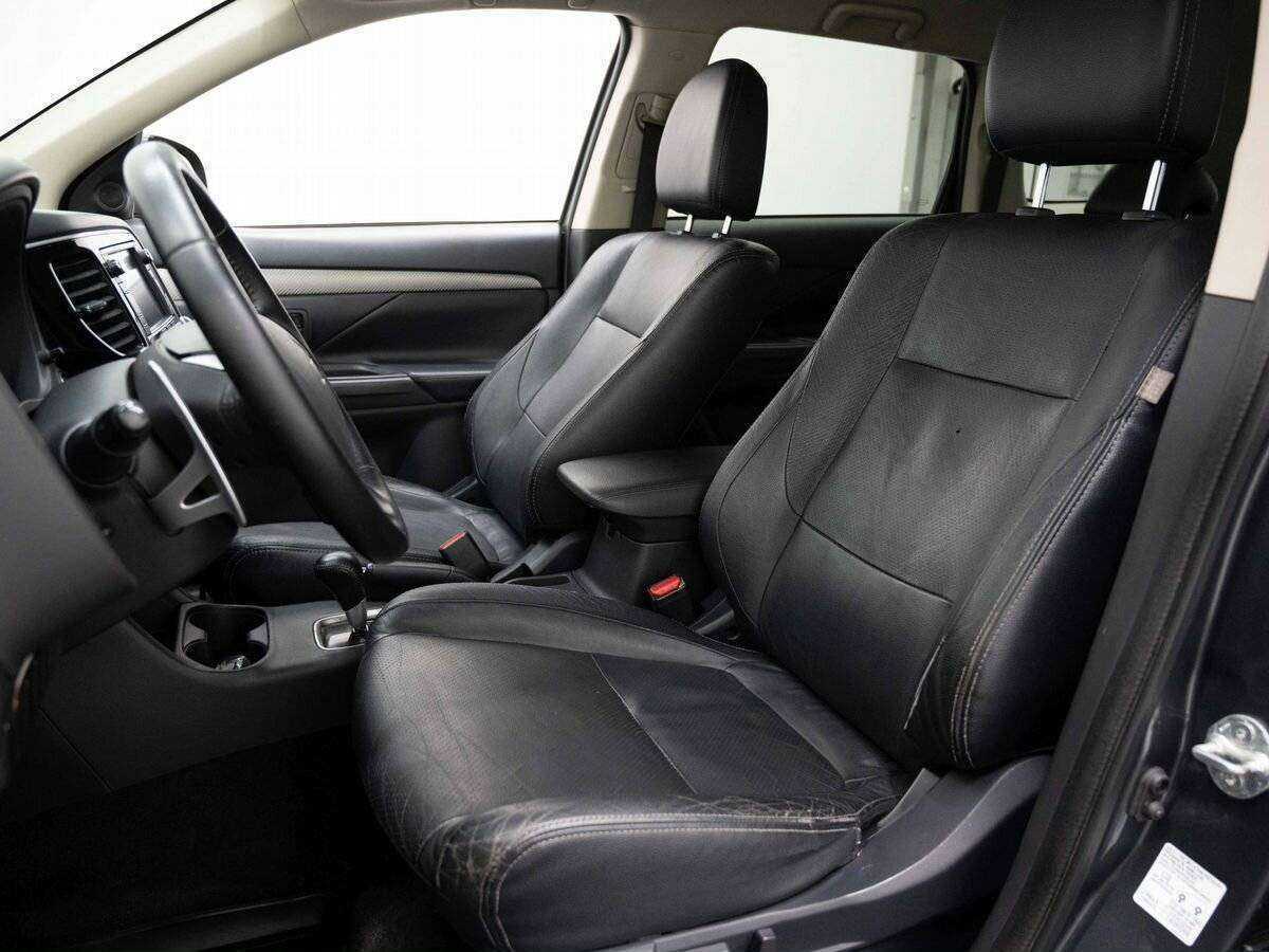 Б/У Митсубиши Оутлэндер 2013 года. Фото: #7