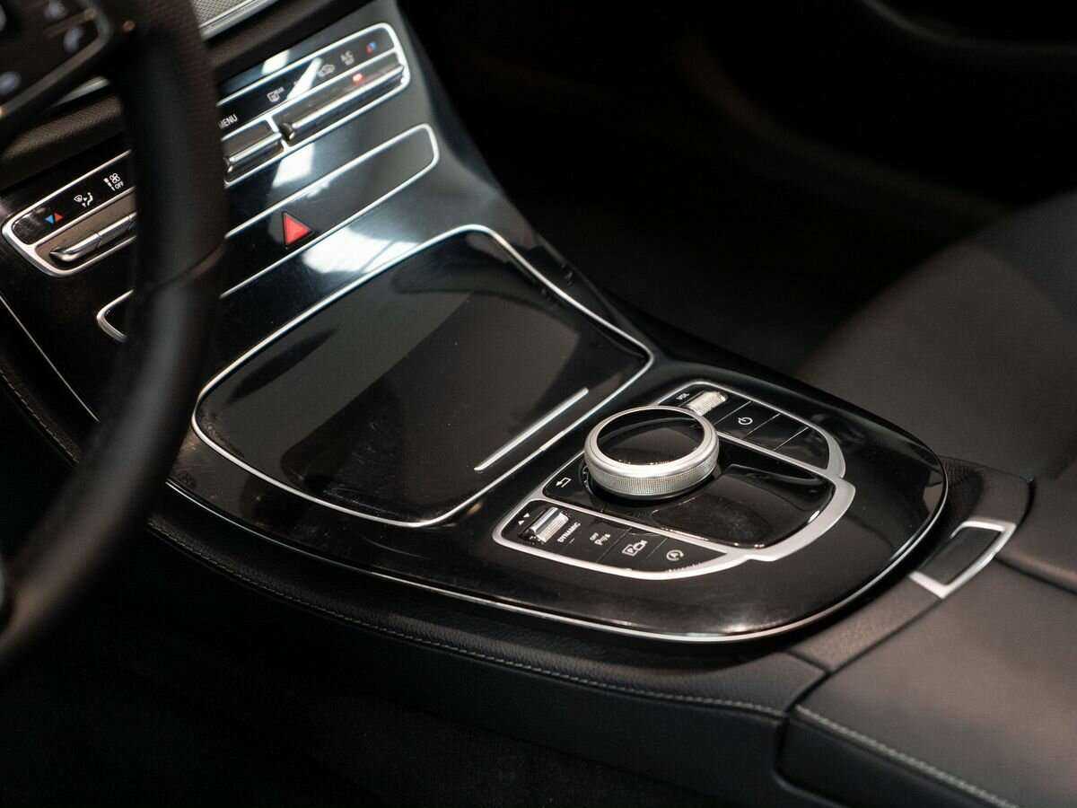 Mercedes-Benz E-Класс 2017 года с пробегом. Фото: #12