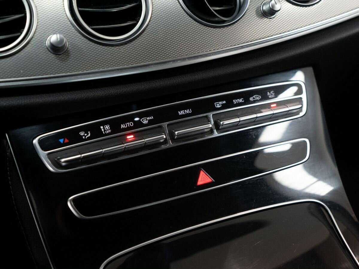 Mercedes-Benz E-Класс 2017 года с пробегом. Фото: #14