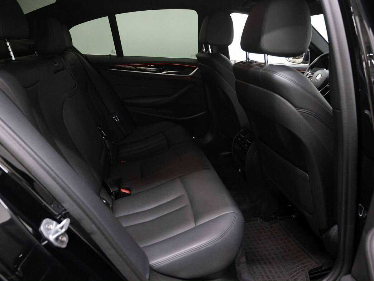 BMW 5 серии 2019 года с пробегом. Фото: #9