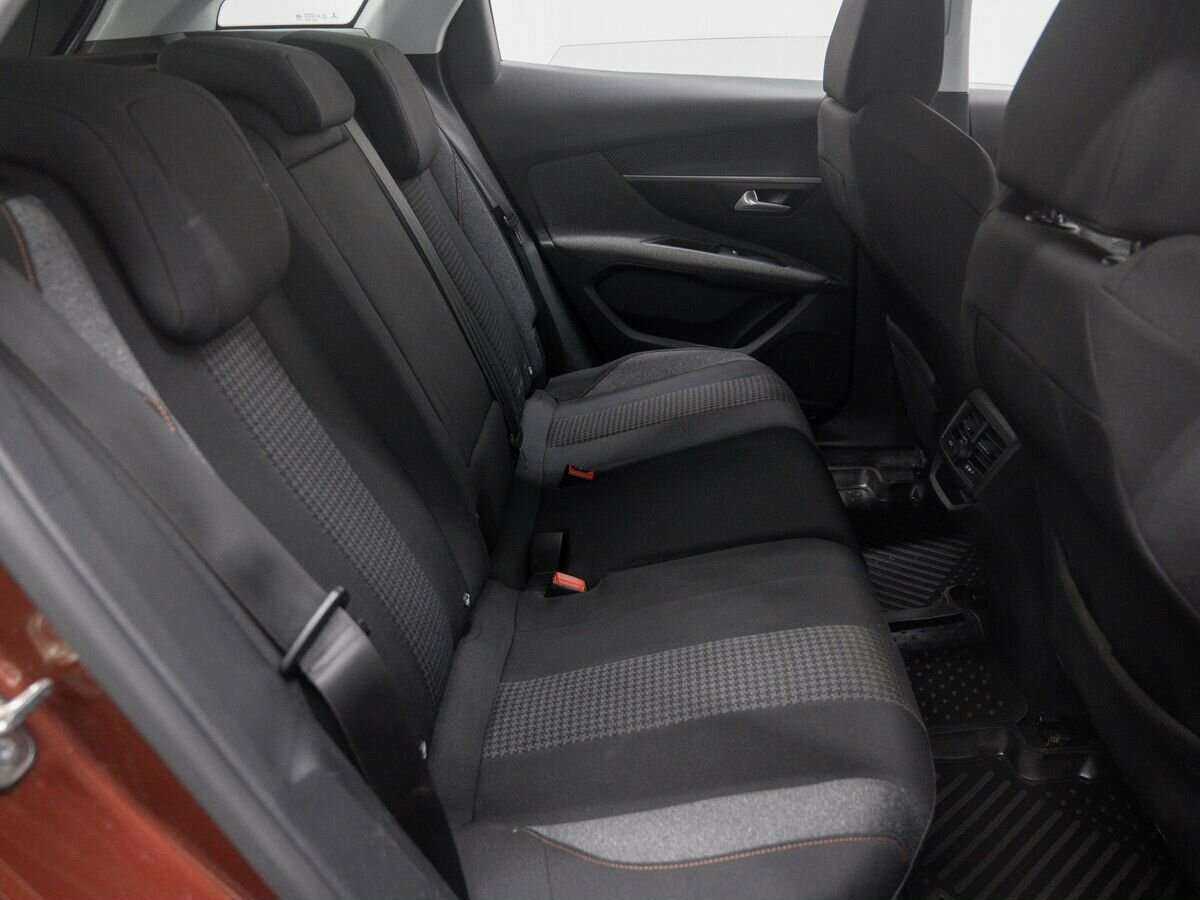 Peugeot 3008 2018 года с пробегом. Фото: #8