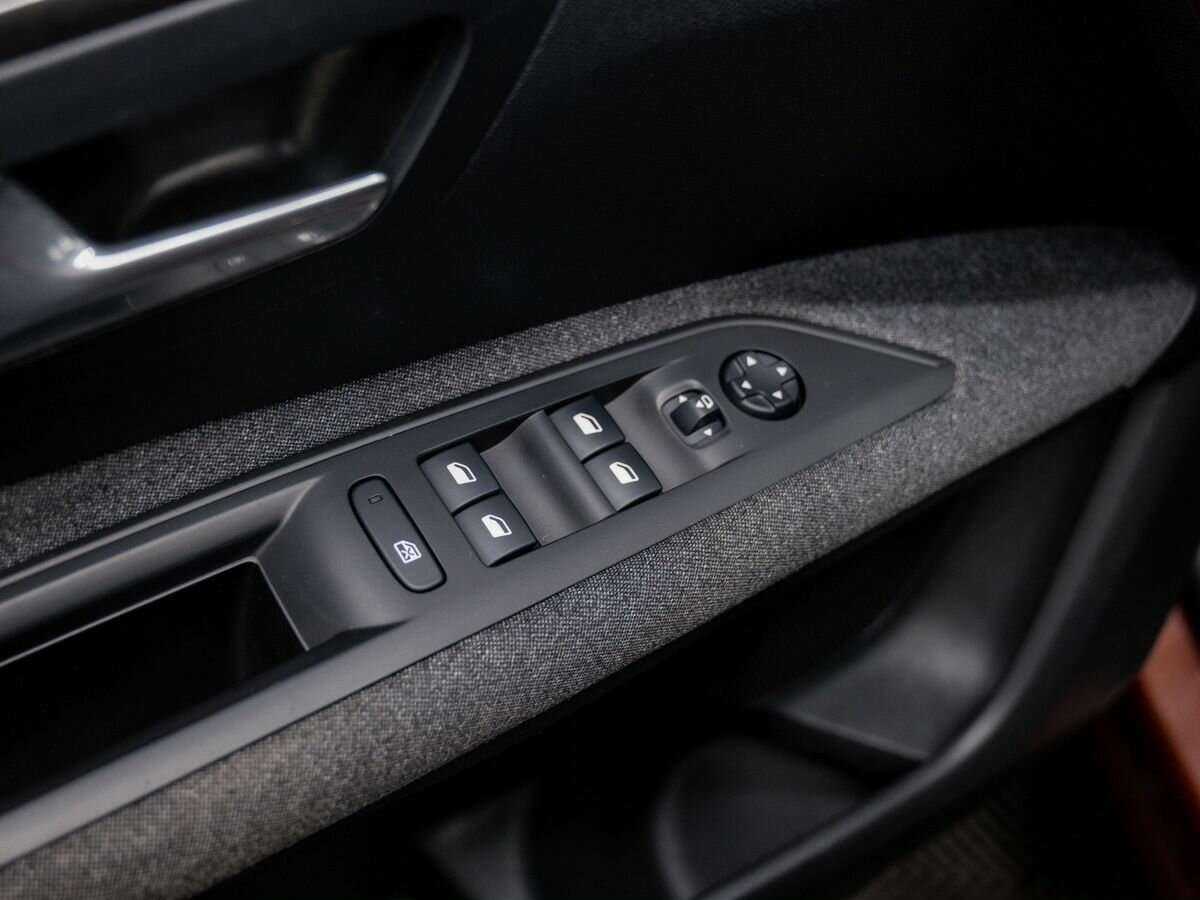 Peugeot 3008 2018 года с пробегом. Фото: #13