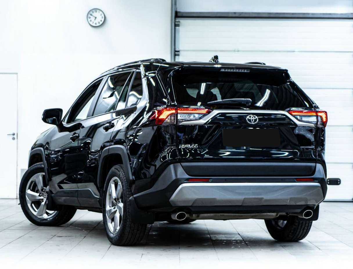 Toyota RAV4 2019 года с пробегом. Фото: #3
