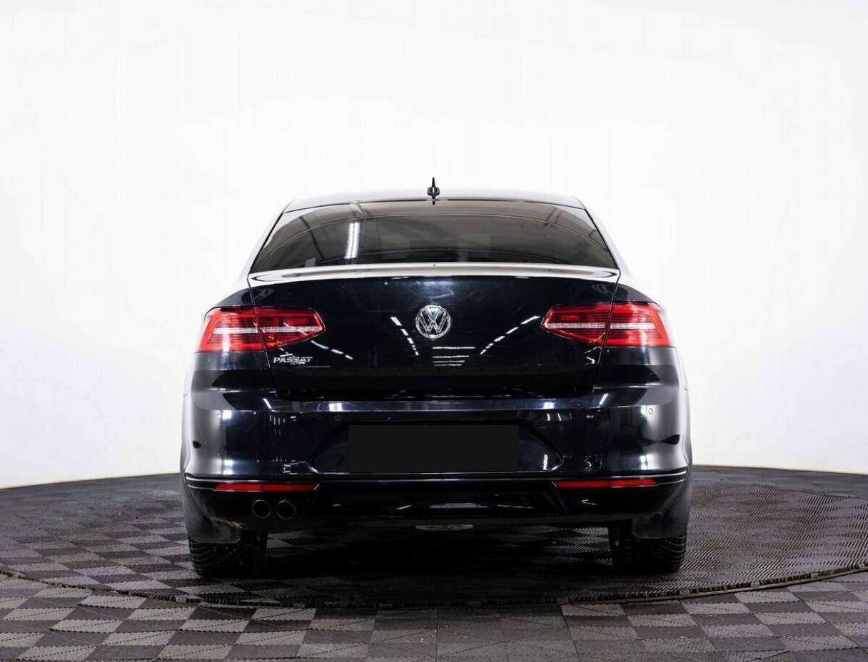 Volkswagen Passat 2019 года с пробегом. Фото: #4