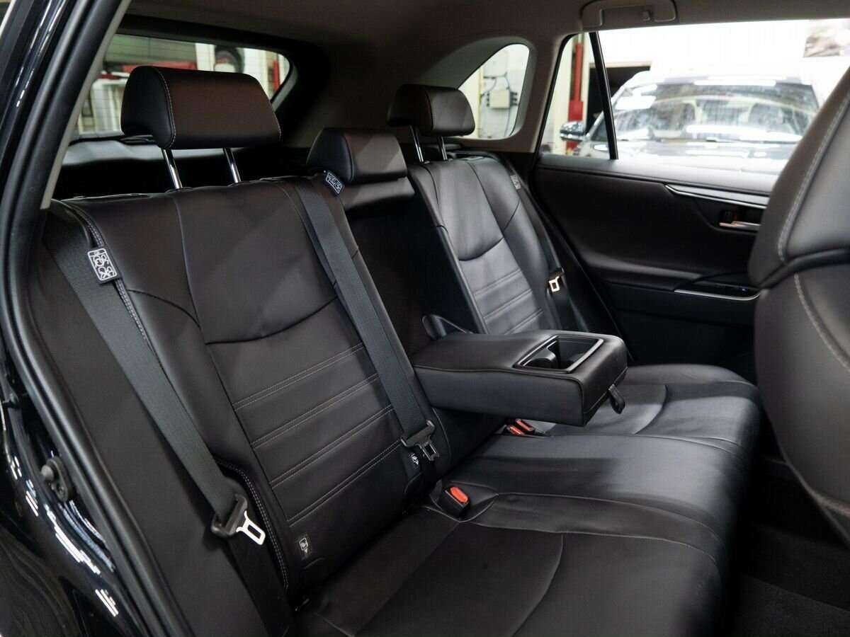 Toyota RAV4 2020 года с пробегом. Фото: #7