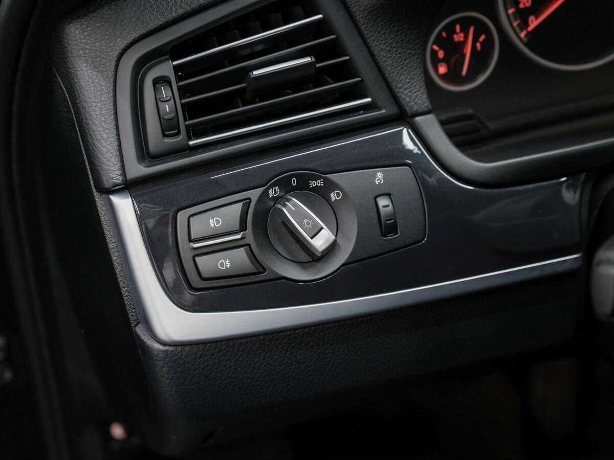 BMW 5 серии 2013 года с пробегом. Фото: #13