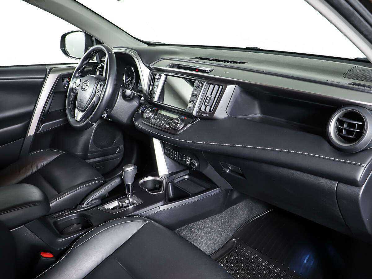 Toyota RAV4 2018 года с пробегом. Фото: #8