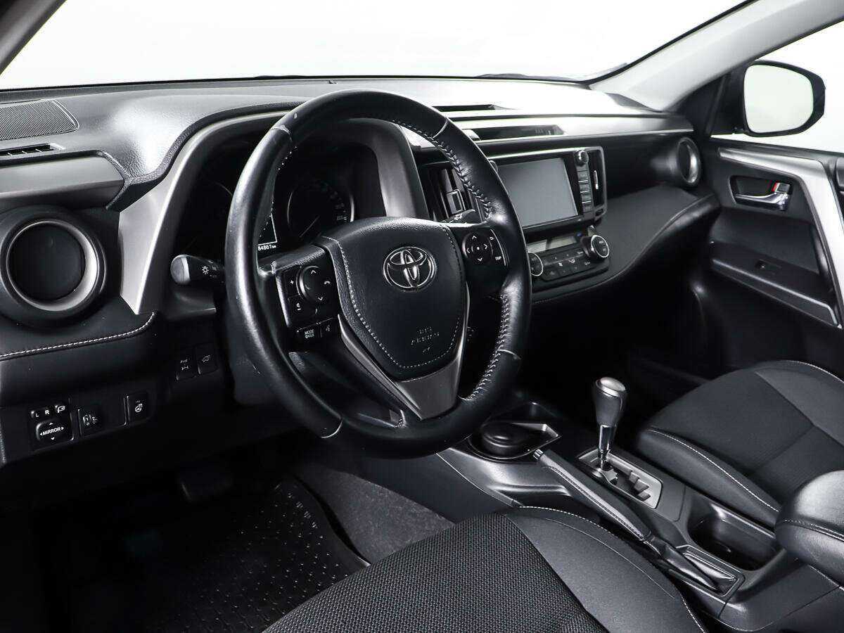 Toyota RAV4 2017 года с пробегом. Фото: #13
