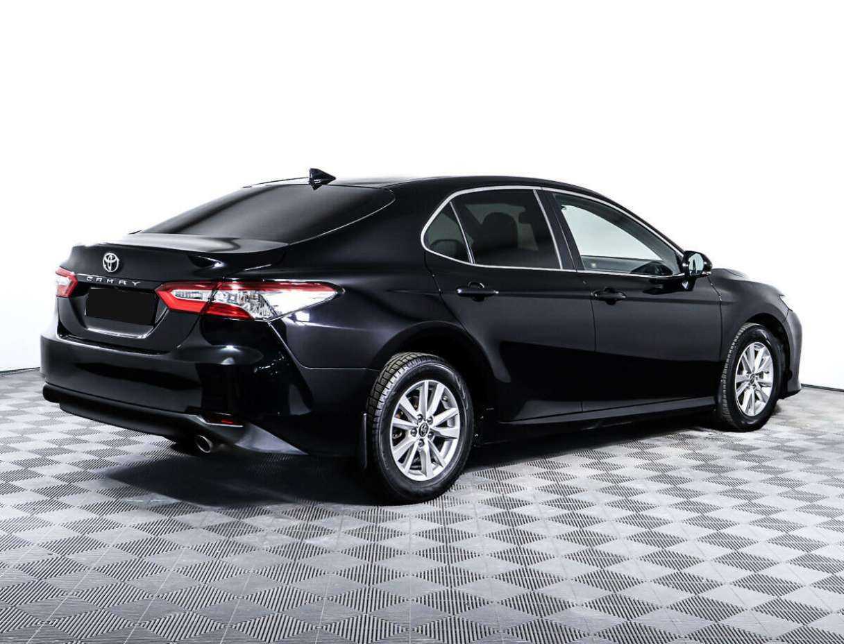 Toyota Camry 2020 года с пробегом. Фото: #2