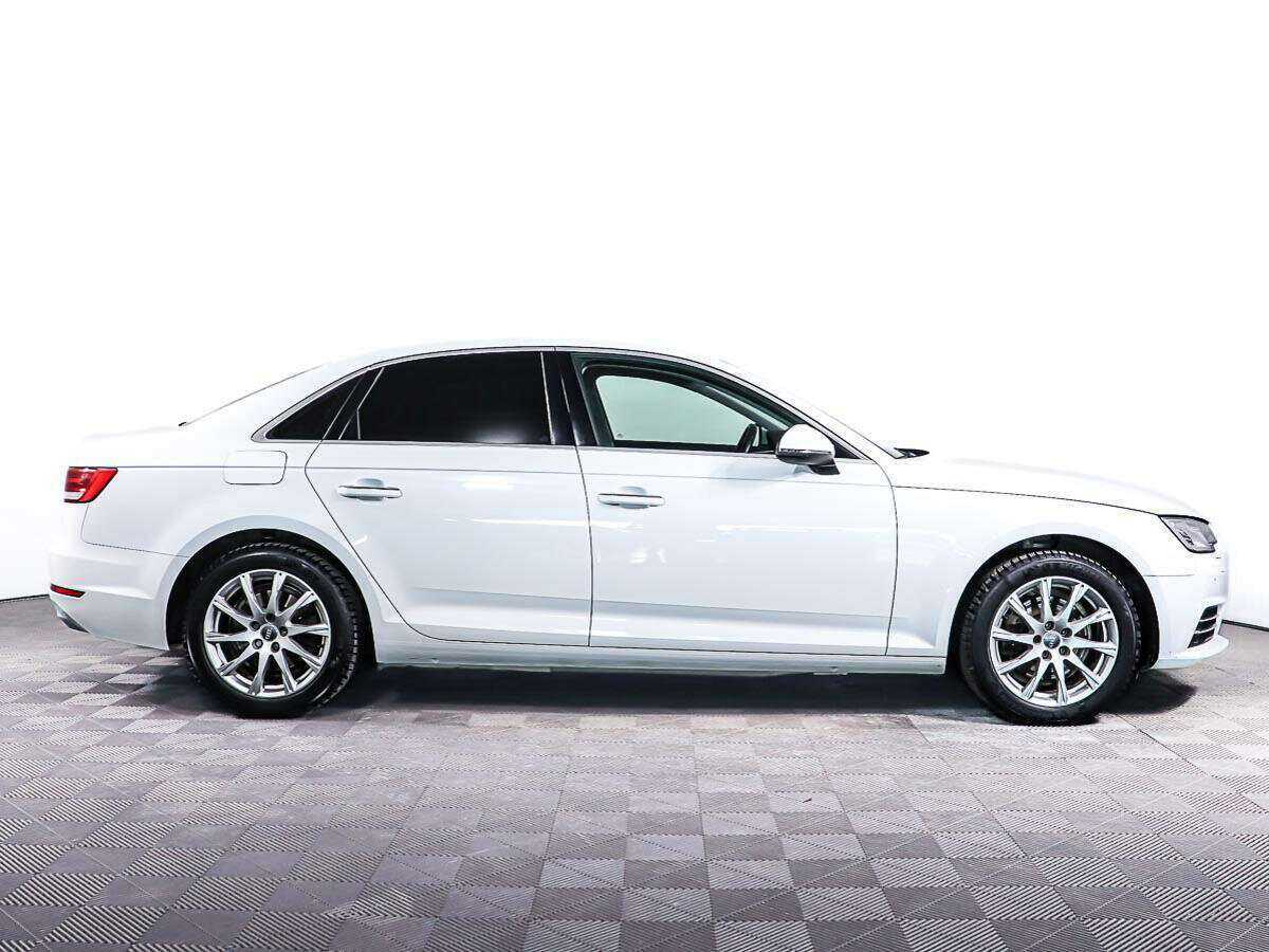 Audi A4 2015 года с пробегом. Фото: #3