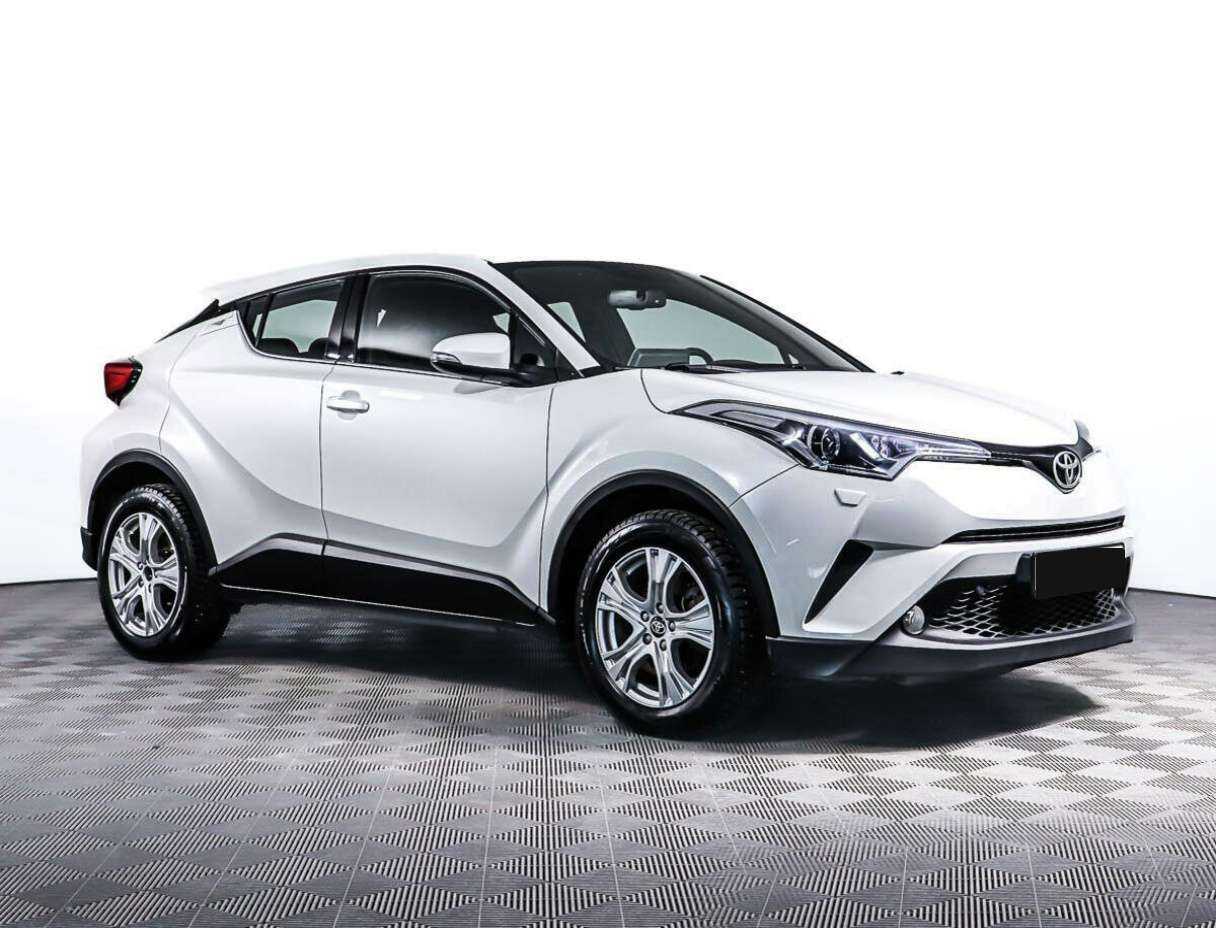 Toyota C-HR 2019 года с пробегом. Фото: #2