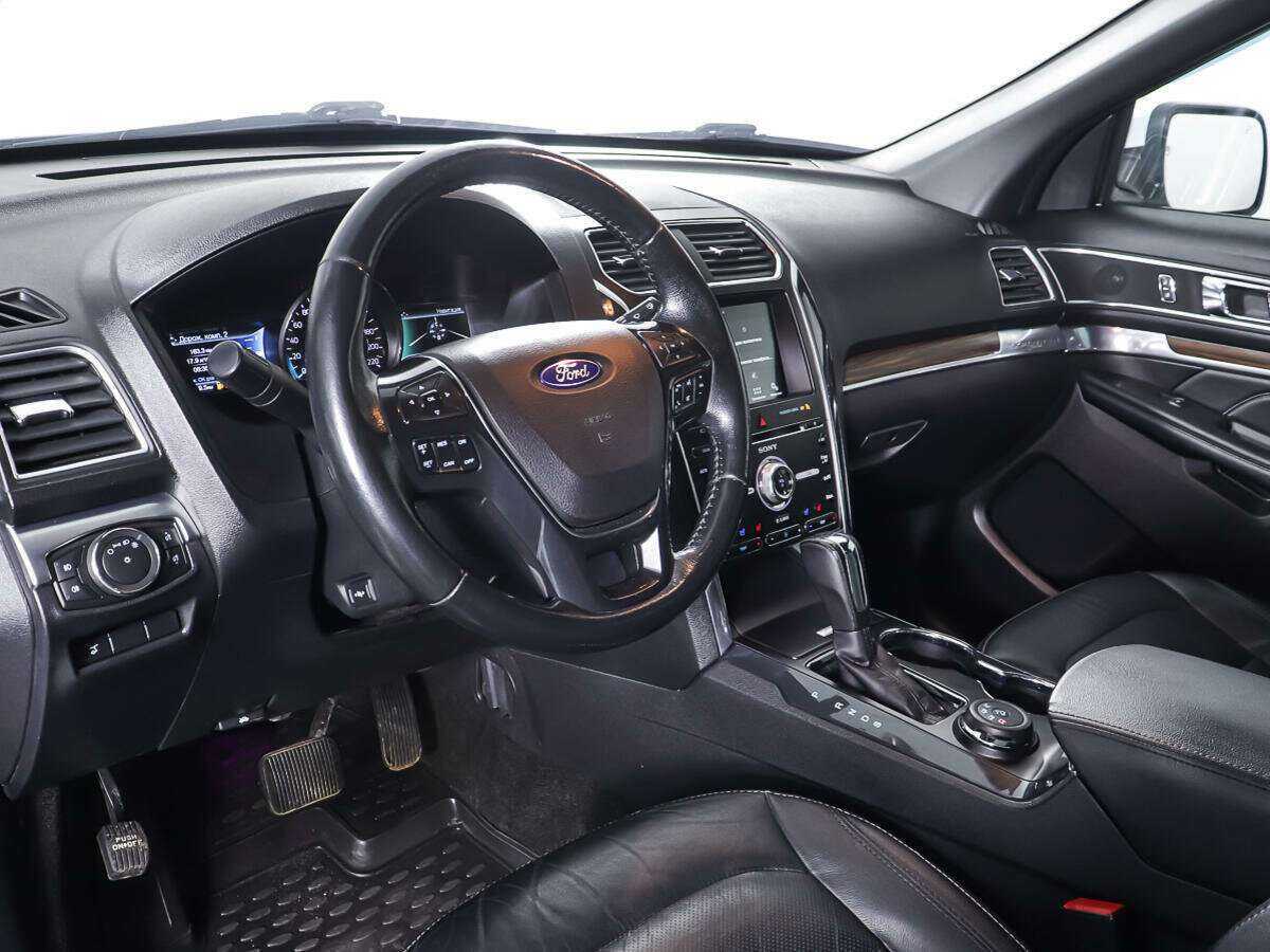 Ford Explorer 2017 года с пробегом. Фото: #16