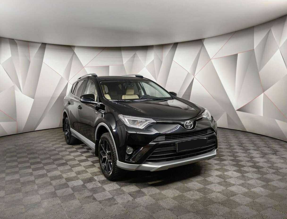 Toyota RAV4 2017 года с пробегом. Фото: #2