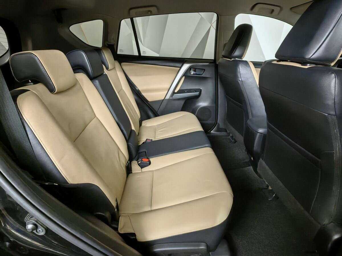 Toyota RAV4 2017 года с пробегом. Фото: #10