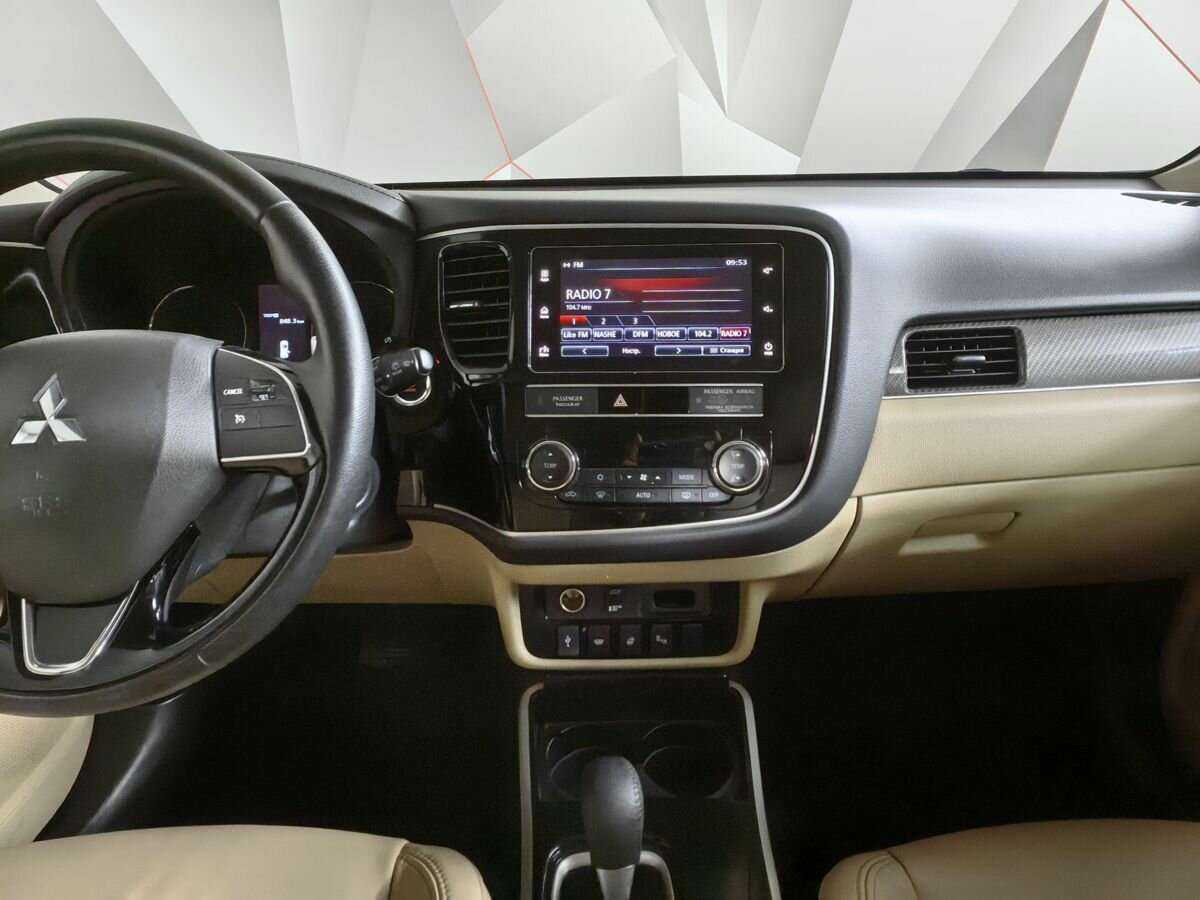 Mitsubishi Outlander 2019 года с пробегом. Фото: #10