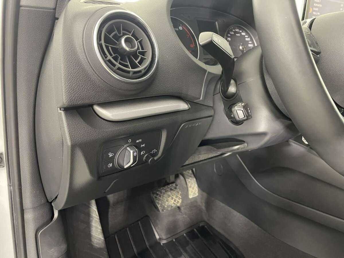 Audi A3 2018 года с пробегом. Фото: #8
