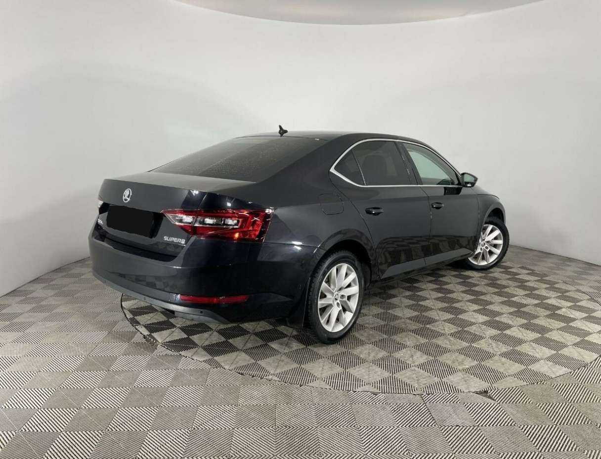 Skoda Superb 2018 года с пробегом. Фото: #5