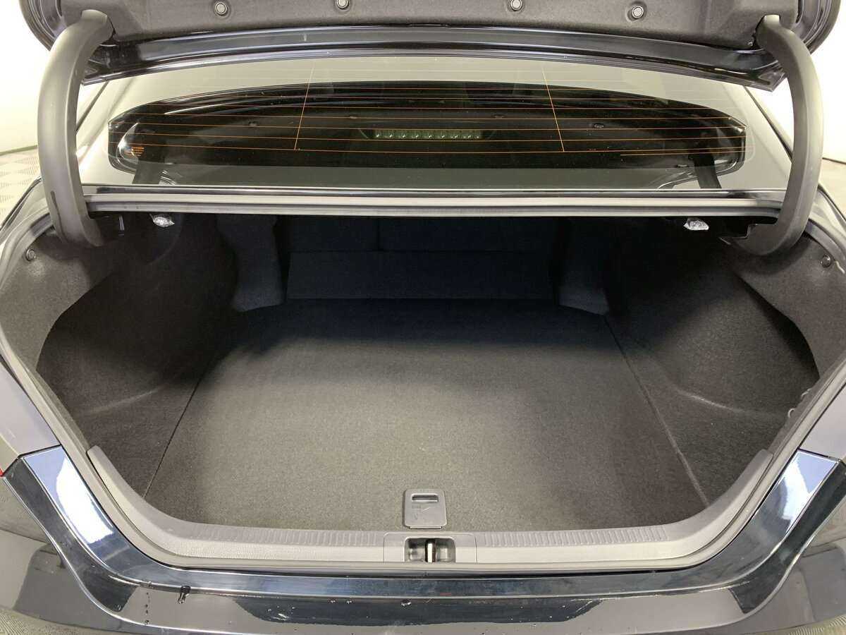 Toyota Camry 2019 года с пробегом. Фото: #9