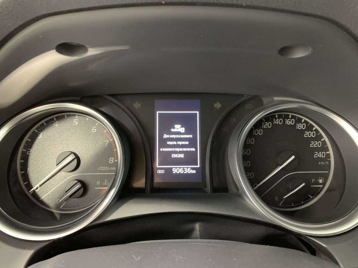 Toyota Camry 2019 года с пробегом. Фото: #12