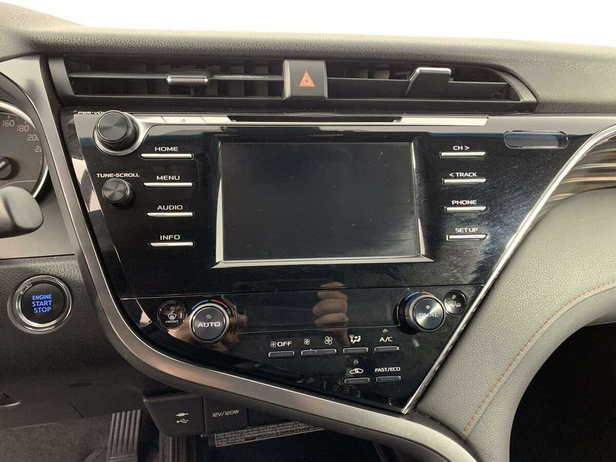Toyota Camry 2019 года с пробегом. Фото: #12