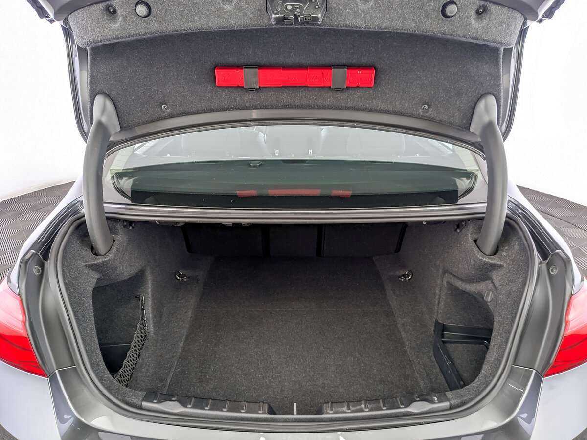 BMW 3 серии 2018 года с пробегом. Фото: #9