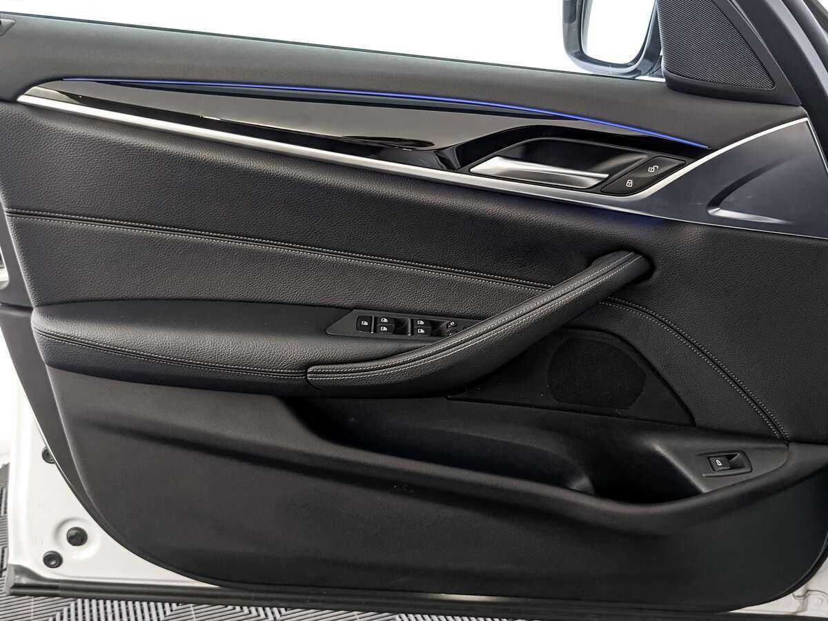 BMW 5 серии 2017 года с пробегом. Фото: #14