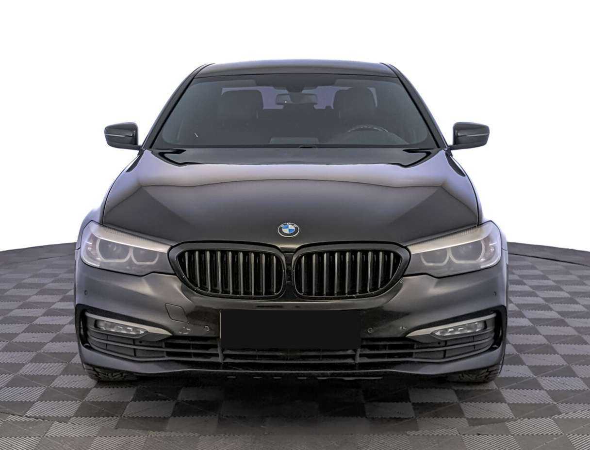 BMW 5 серии 2017 года с пробегом. Фото: #1