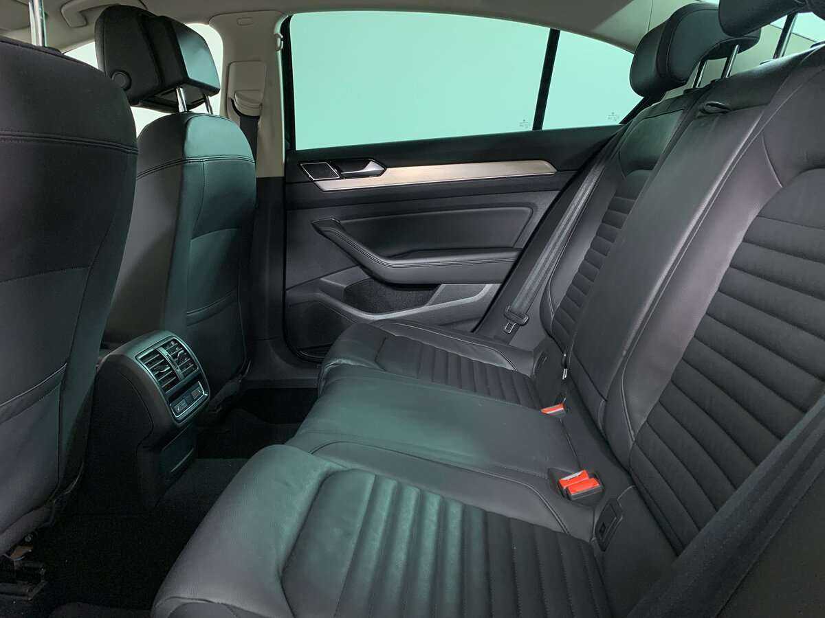 Volkswagen Passat 2019 года с пробегом. Фото: #15