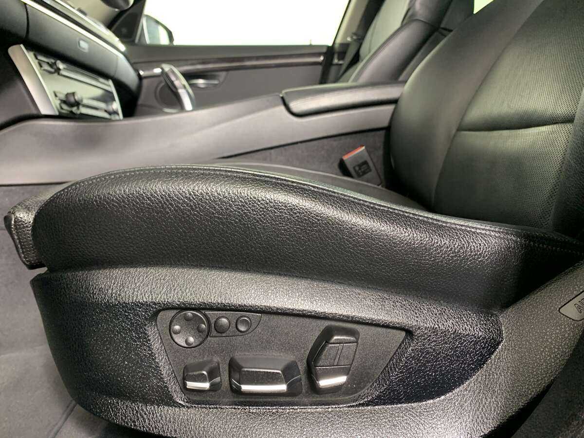 BMW 5 серии 2012 года с пробегом. Фото: #12