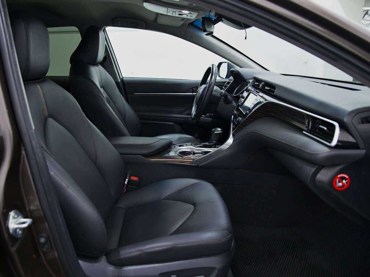 Toyota Camry 2020 года с пробегом. Фото: #5