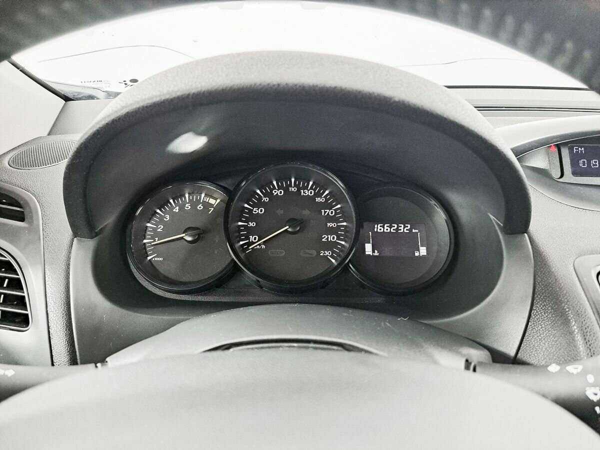 Renault Fluence 2012 года с пробегом. Фото: #10