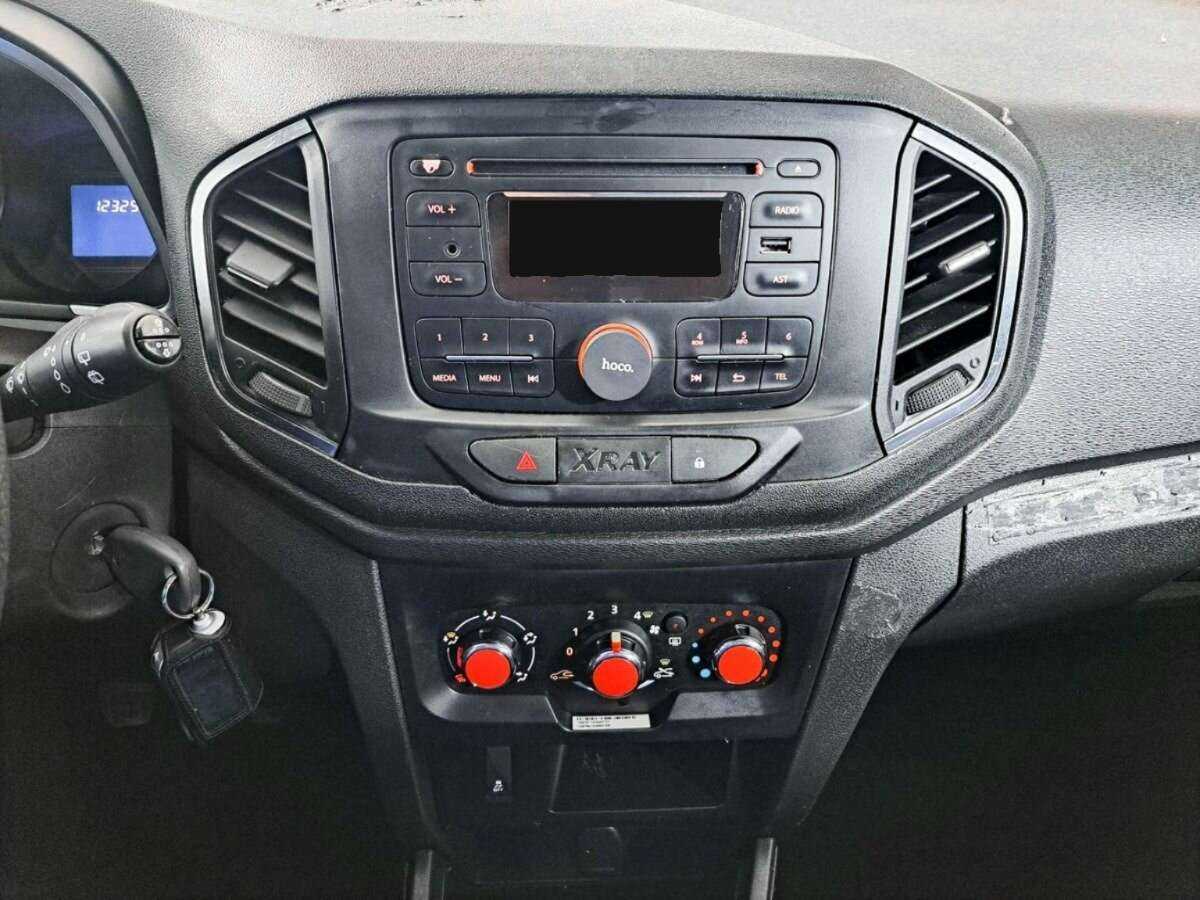 Б/У Лада (ВАЗ) ИКСРЭЙ 2017 года. Фото: #12