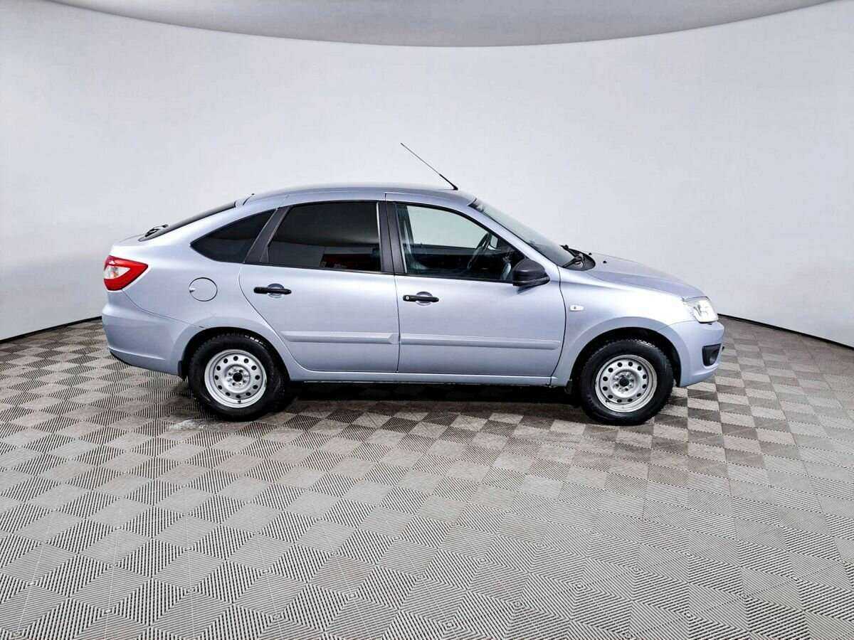 Б/У Лада (ВАЗ) Гранта 2017 года. Фото: #3