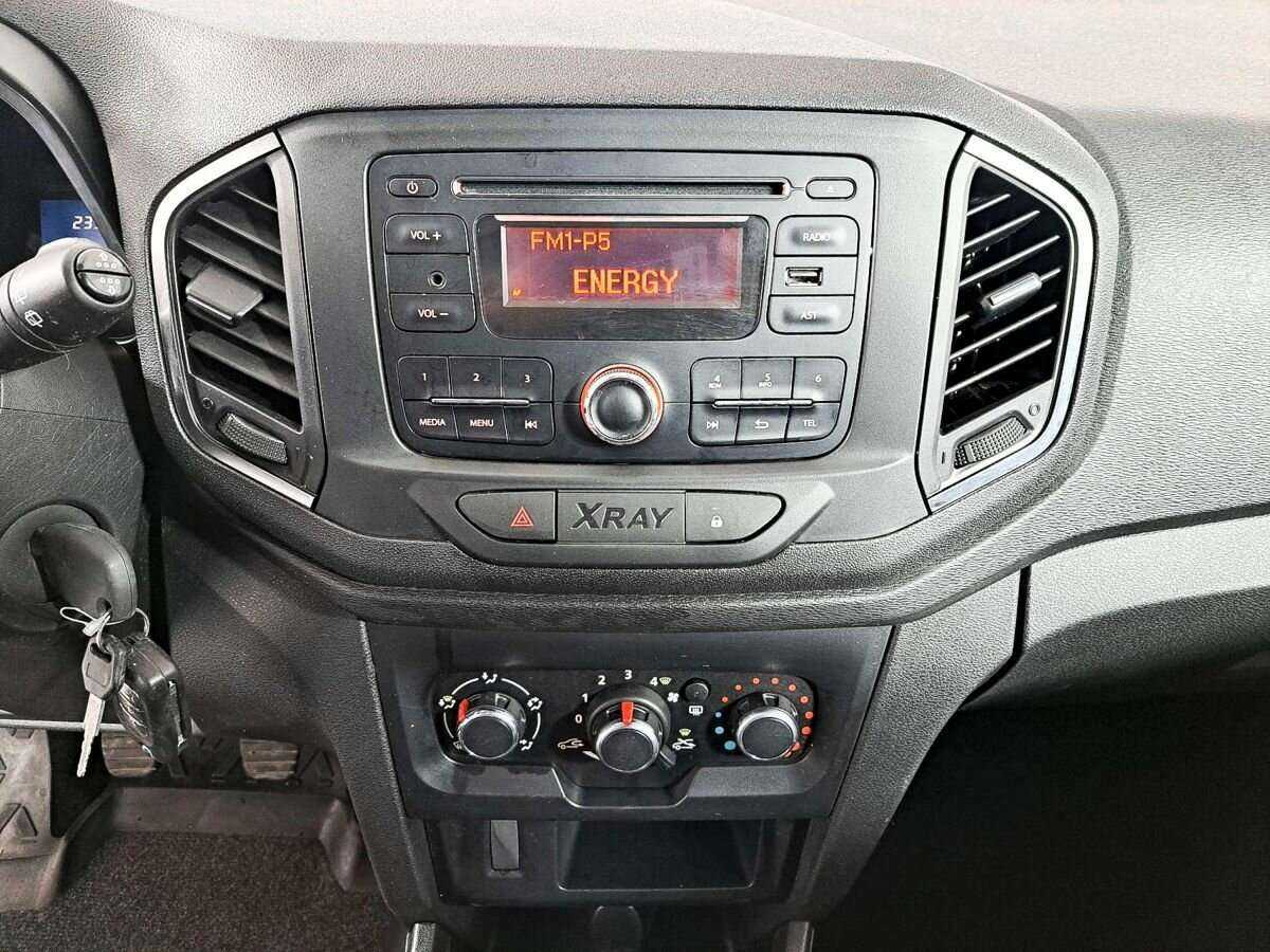 Б/У Лада (ВАЗ) ИКСРЭЙ 2016 года. Фото: #12