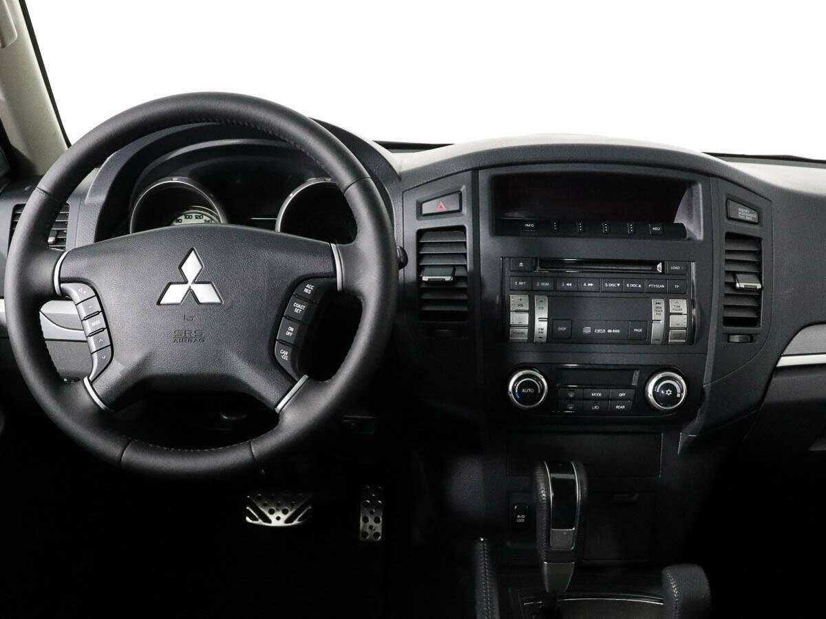 Mitsubishi Pajero 2014 года с пробегом. Фото: #9