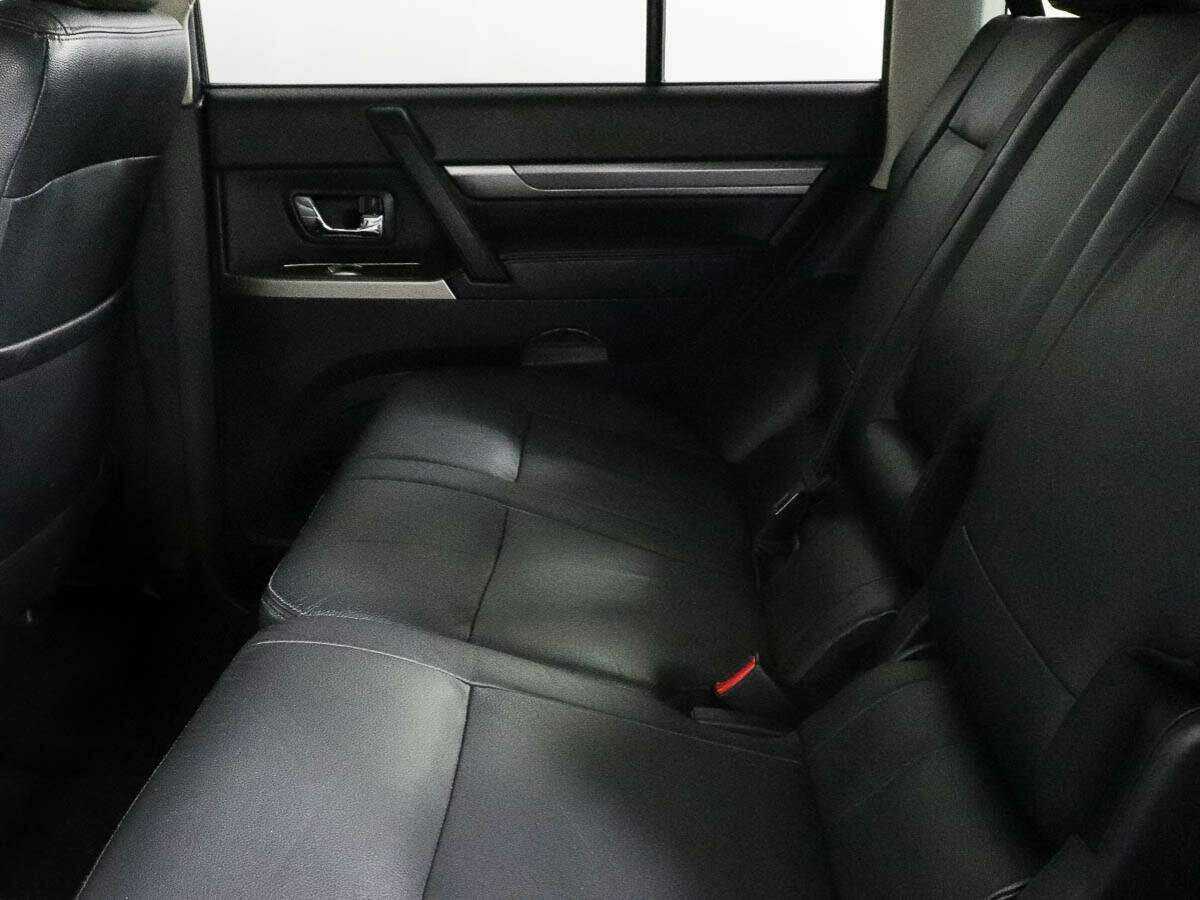 Mitsubishi Pajero 2018 года с пробегом. Фото: #5